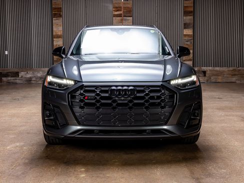 Used 2024 Audi SQ5 Prestige image 2