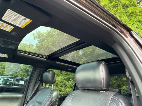 Used 2018 Ford F150 Lariat w/ Equipment Group 502A Luxury AWD/4WD image 25