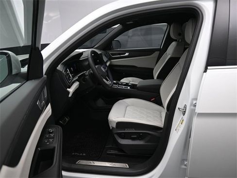 New 2026 Volkswagen Atlas Cross Sport SEL Premium R-Line image 9