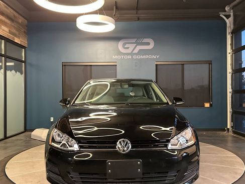 Used 2016 Volkswagen Golf S FWD image 8