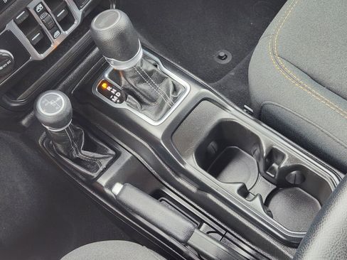 Used 2024 Jeep Wrangler Unlimited Sport AWD/4WD image 23