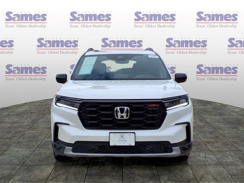 Certified 2025 Honda Pilot TrailSport image 2