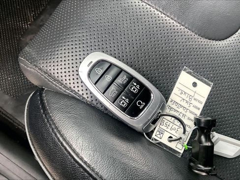 Used 2021 Hyundai Santa Fe Limited FWD image 15