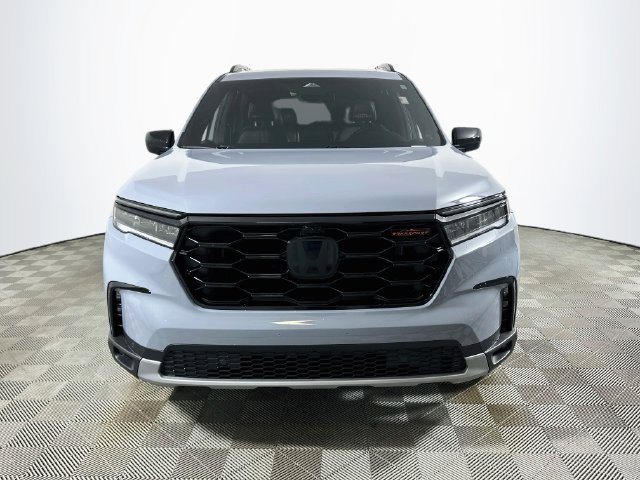 Used 2025 Honda Pilot TrailSport image 8