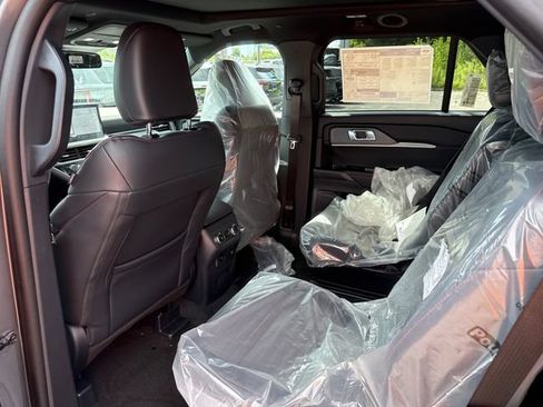 New 2026 Ford Explorer ST-Line w/ ST-Line Street Pack AWD/4WD image 13
