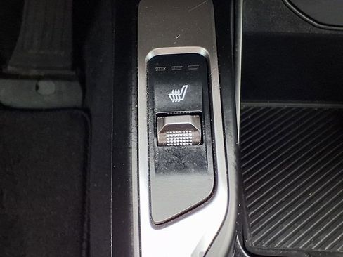 Certified 2025 Kia Sorento S FWD image 15