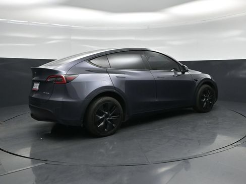 Used 2023 Tesla Model Y Long Range AWD/4WD image 19
