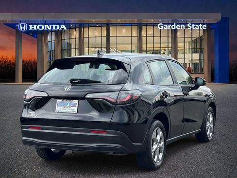 Certified 2024 Honda HR-V LX image 3