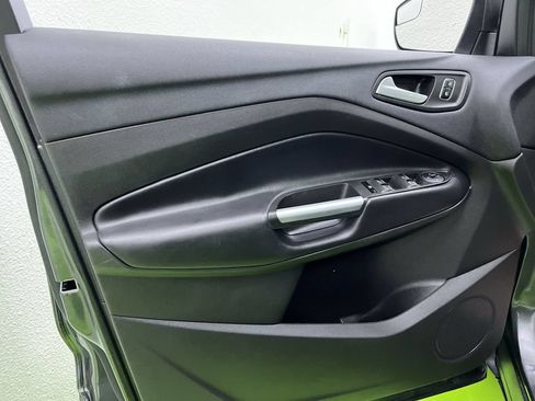 Used 2019 Ford Escape SE AWD/4WD image 16