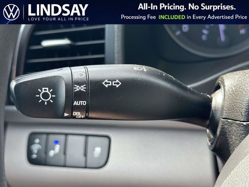 Used 2018 Hyundai Elantra SEL FWD image 21