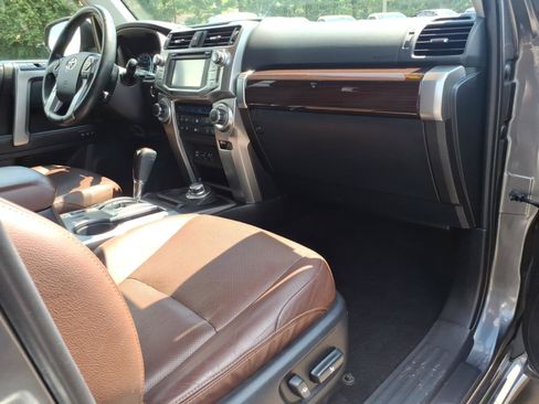 Used 2016 Toyota 4Runner Limited AWD/4WD image 9