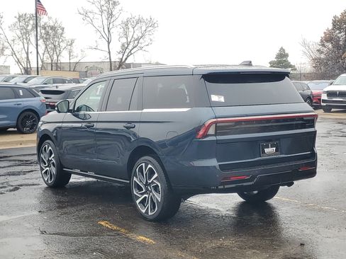New 2026 Lincoln Navigator Reserve image 3