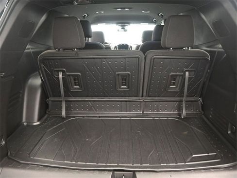 Used 2022 Chevrolet Traverse LT image 29