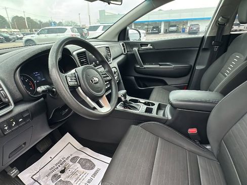 Used 2022 Kia Sportage LX w/ LX FWD Value Edition Package image 11