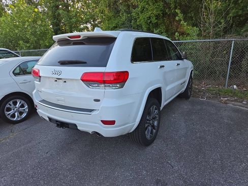 Used 2018 Jeep Grand Cherokee Overland AWD/4WD image 5