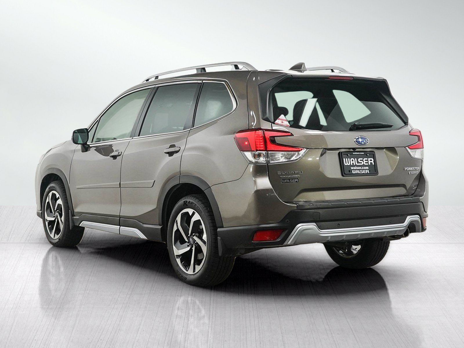 Used 2023 Subaru Forester Touring AWD/4WD image 3