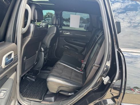 Used 2019 Jeep Grand Cherokee Altitude AWD/4WD image 18