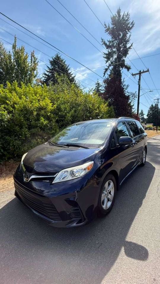 Used 2018 Toyota Sienna LE FWD image 16