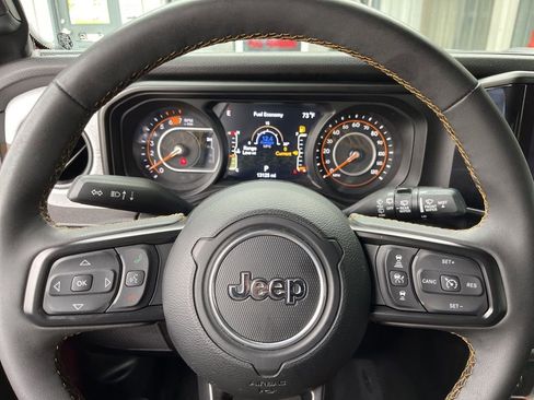 Used 2024 Jeep Wrangler Unlimited Sport AWD/4WD image 28