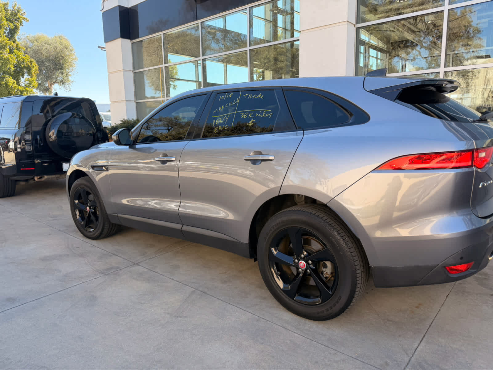 Used 2020 Jaguar F-PACE Premium AWD/4WD image 3