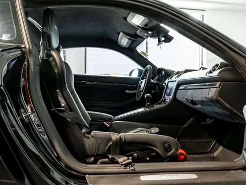 Used 2020 Porsche 718 Cayman GT4 RWD image 23