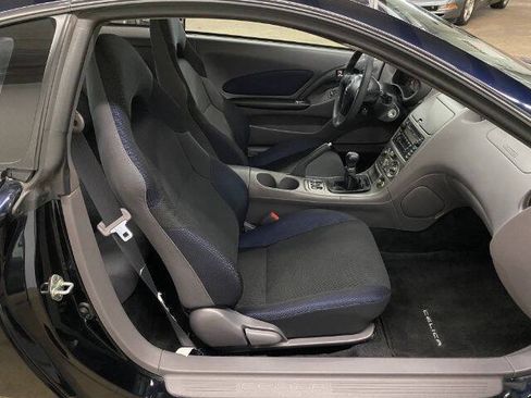 Used 2000 Toyota Celica GT FWD image 16