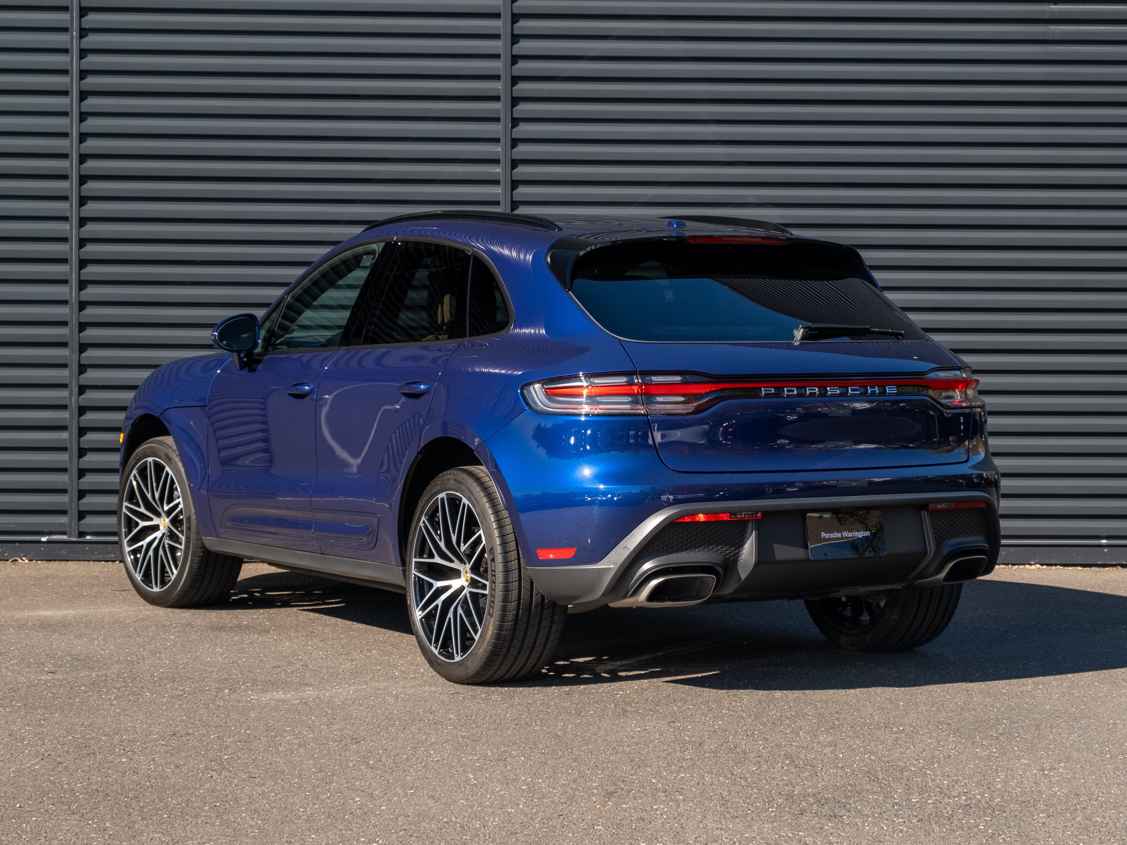 Certified 2026 Porsche Macan AWD/4WD image 3