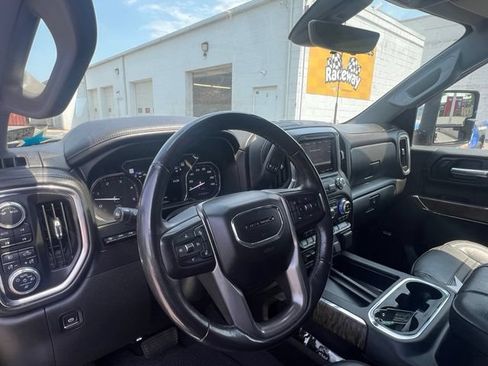 Used 2021 GMC Sierra 3500 Denali w/ Denali Ultimate Package AWD/4WD image 8