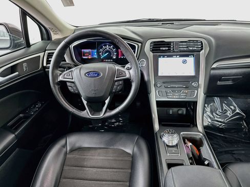Used 2017 Ford Fusion SE w/ Equipment Group 201A FWD image 22