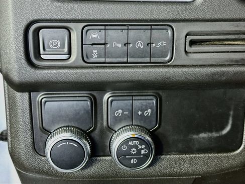 Used 2021 GMC Yukon SLT RWD image 10
