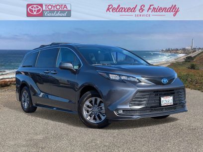 Used 2025 Toyota Sienna XLE