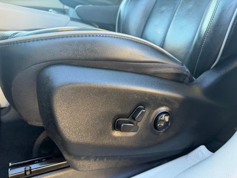 Used 2022 Chrysler Pacifica Limited AWD/4WD image 33