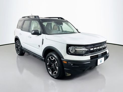 Used 2023 Ford Bronco Sport Outer Banks w/ Tech Package AWD/4WD image 2