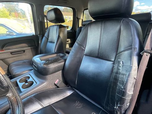 Used 2010 Chevrolet Silverado 1500 LTZ w/ Z71 Appearance Package image 17