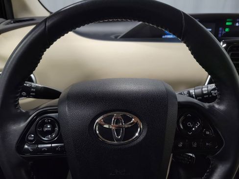Used 2019 Toyota Prius XLE image 14