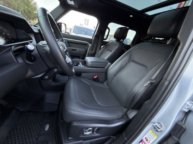 Used 2023 Land Rover Defender 130 SE AWD/4WD image 26