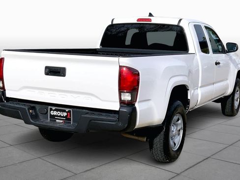 Used 2019 Toyota Tacoma SR image 9