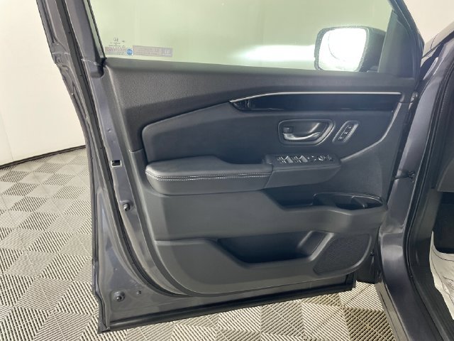 Certified 2024 Honda Pilot EX-L image 17