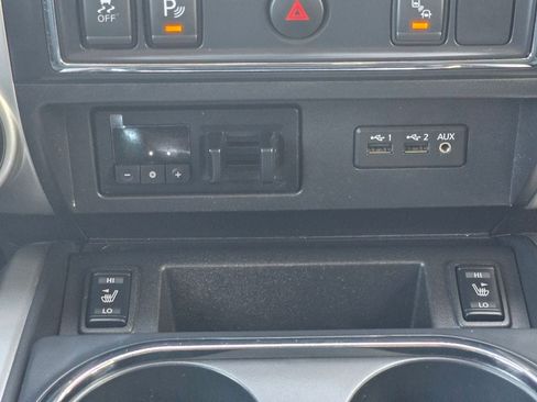 Used 2019 Nissan Titan SV w/ SV Convenience Package image 14