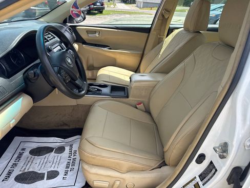 Used 2017 Toyota Camry LE FWD image 9
