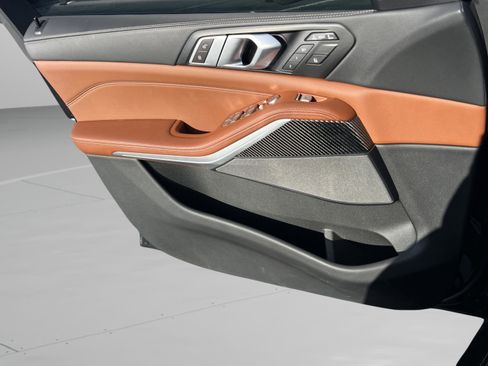 Used 2024 BMW X7 M60i image 27