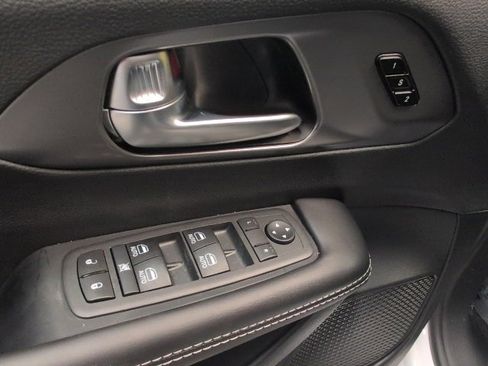 New 2026 Chrysler Pacifica Select image 14