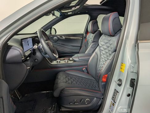 Used 2025 Genesis GV80 3.5T e-SC image 13