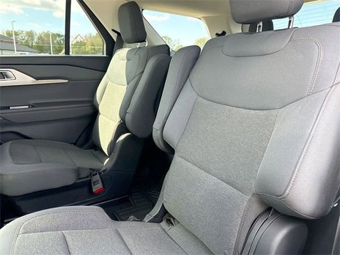 Used 2025 Ford Explorer Active image 30