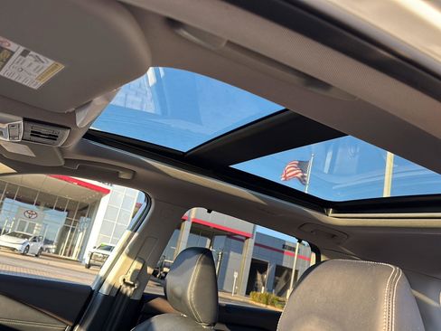 Used 2021 Nissan Rogue Platinum image 28