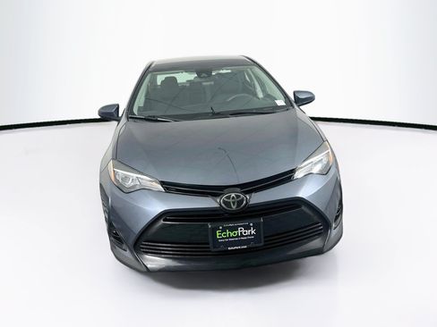 Used 2018 Toyota Corolla LE FWD image 2