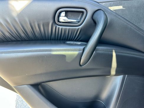 Used 2021 Nissan Armada SV image 16