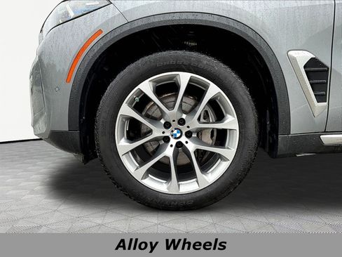 Used 2025 BMW X5 xDrive40i w/ Parking Assistance Package AWD/4WD image 34