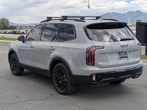 Certified 2025 Kia Telluride SX Prestige X-Line AWD/4WD image 3