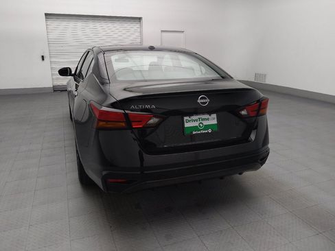 Used 2025 Nissan Altima 2.5 SV FWD image 6